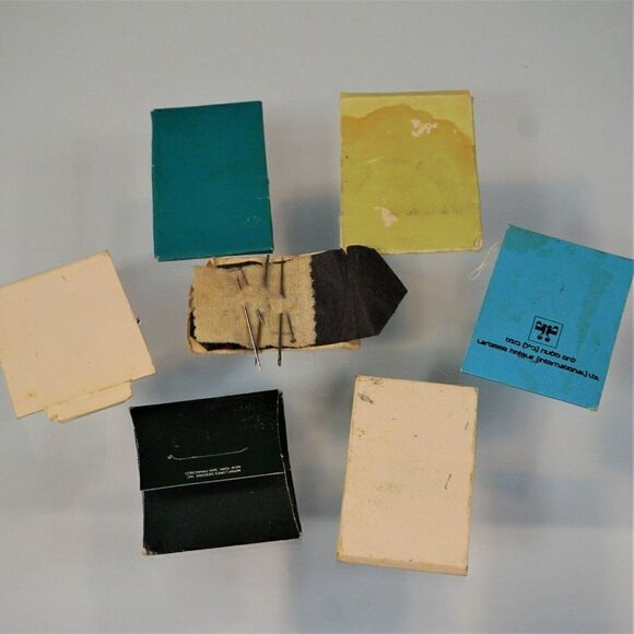 Vintage Advertising Matchbook Sewing Kits Travel Mending Kits Hotels - Picture 4 of 4